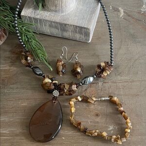 Elegant Brown and Black Necklace Set